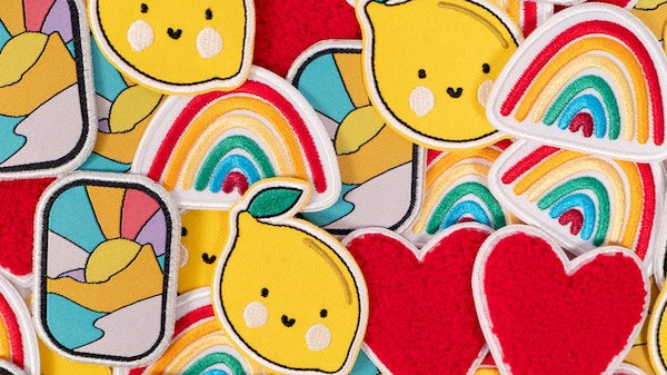 On avait hâte de vous les présenter : les écussons ikatee