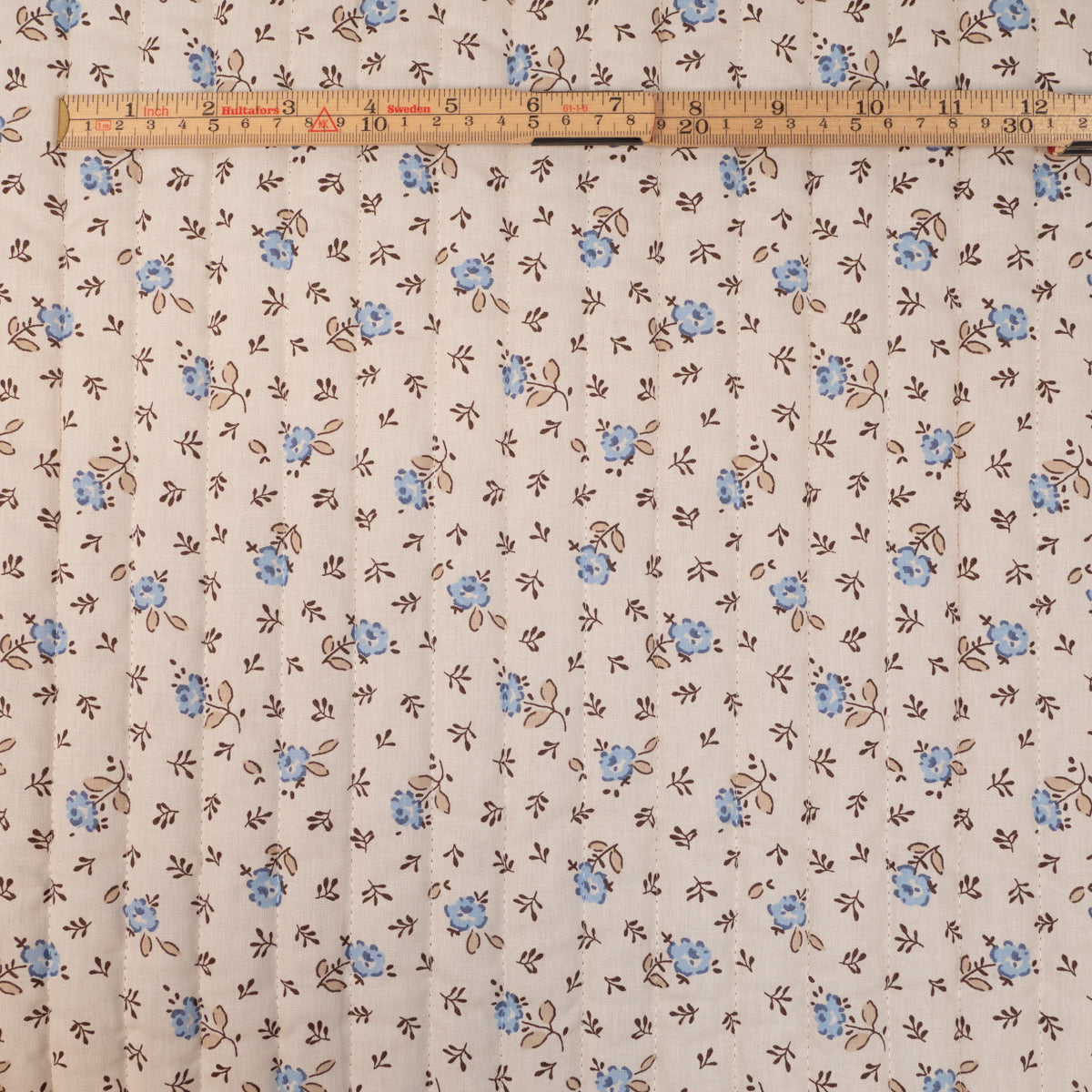 tissu matelassé floral