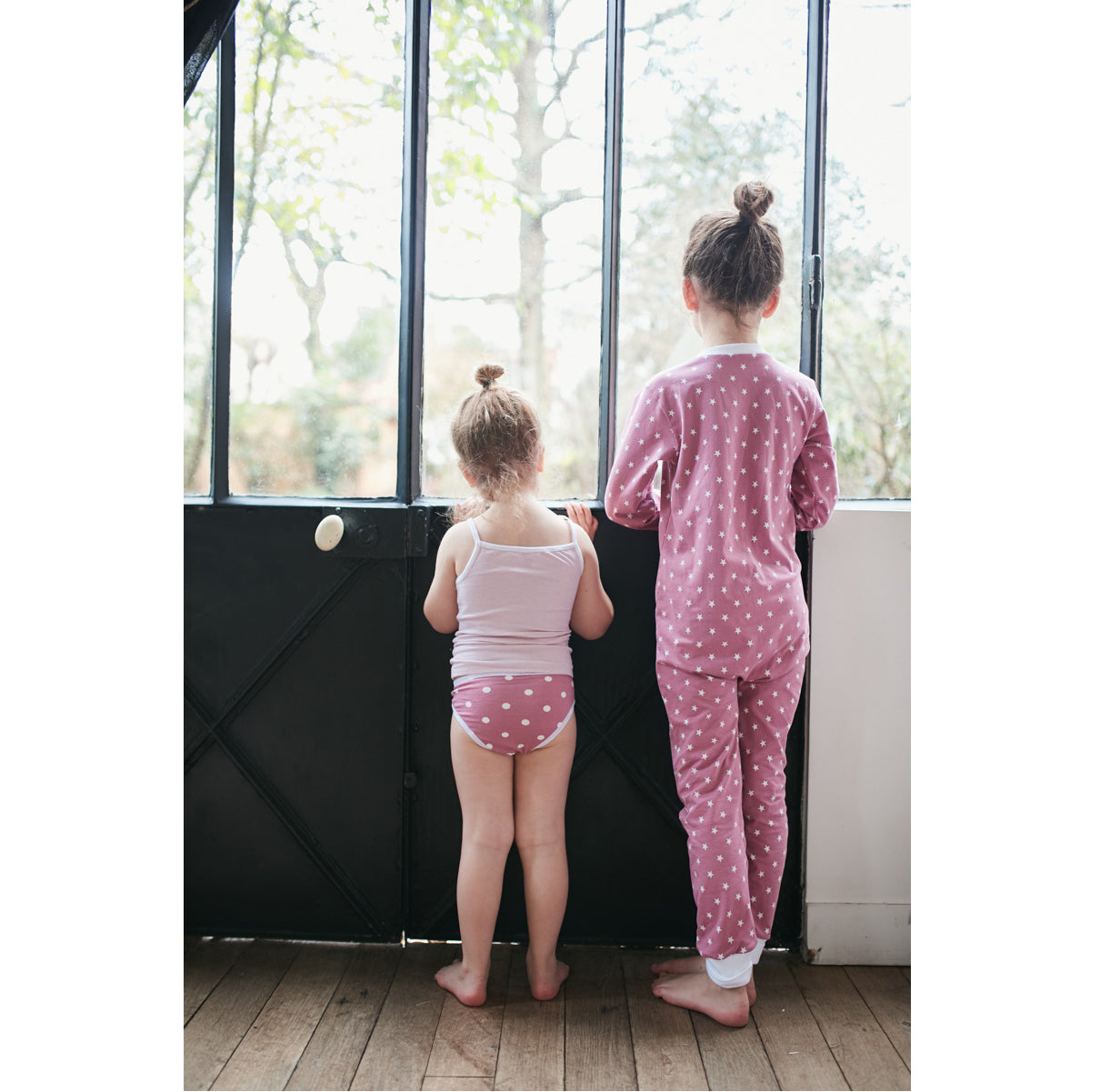 Couture de débardeur et culotte pour femme et enfant