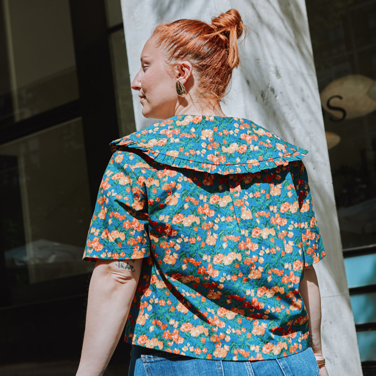 chemise femme col rond volants manches courtes patron Amsterdam popeline fleurs Ikatee