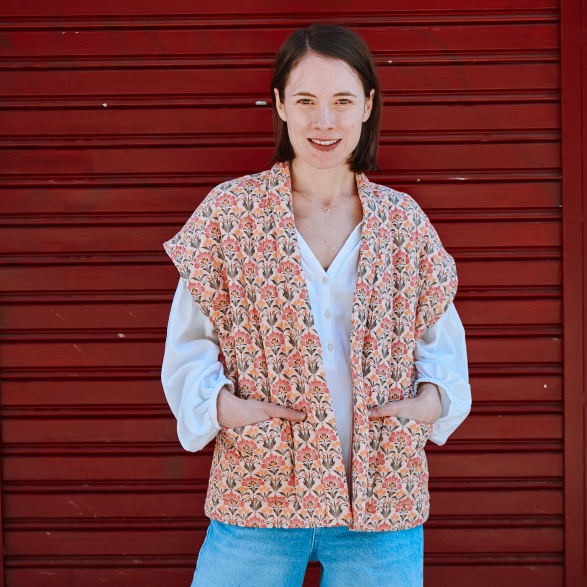 Gilet sans manches femme ample matelassé fleuri, épaules descendues – patron de couture Macao