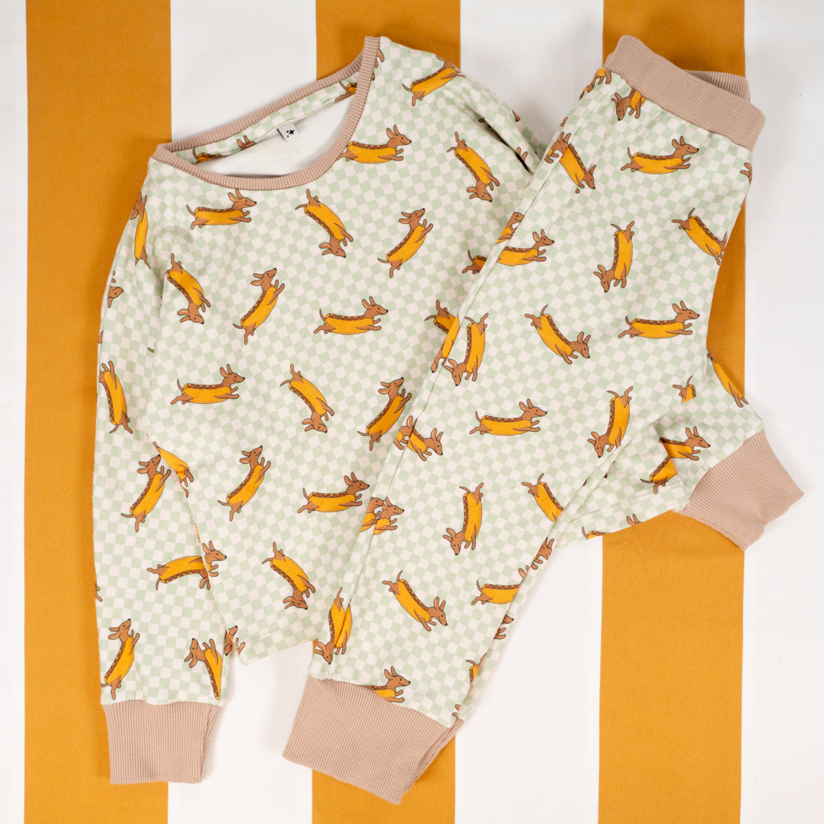 Couture de pyjama pour bébé