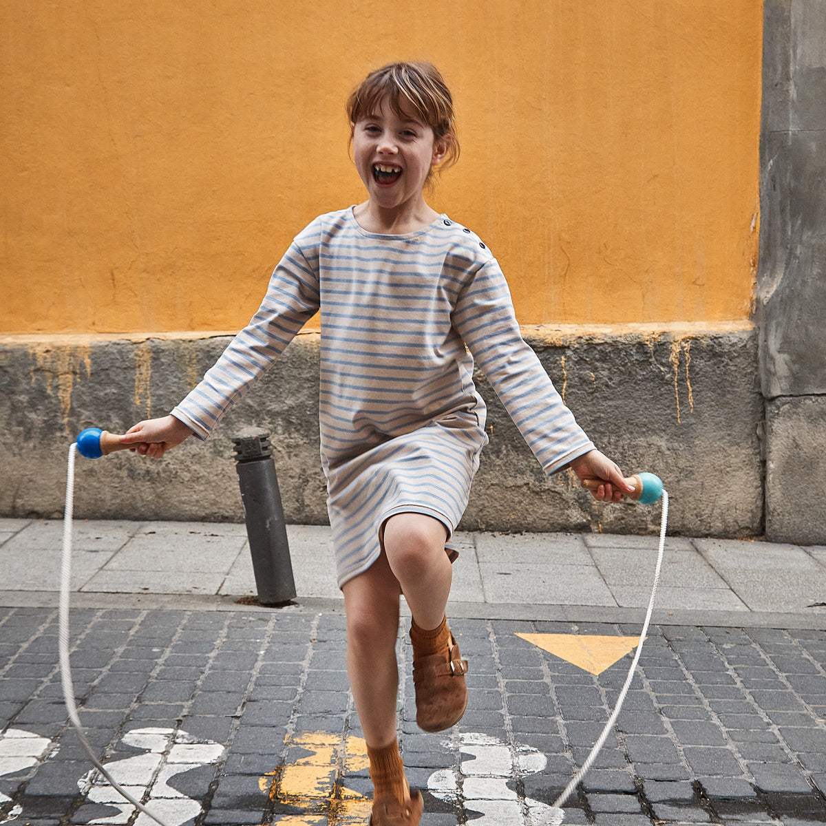Coudre une robe tee-shirt pour femme et enfant
