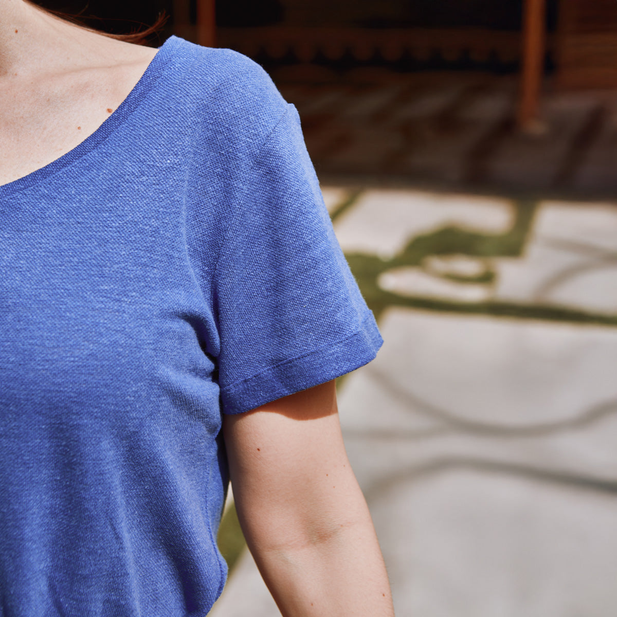 coudre un tee-shirt avec de belles finitions femme