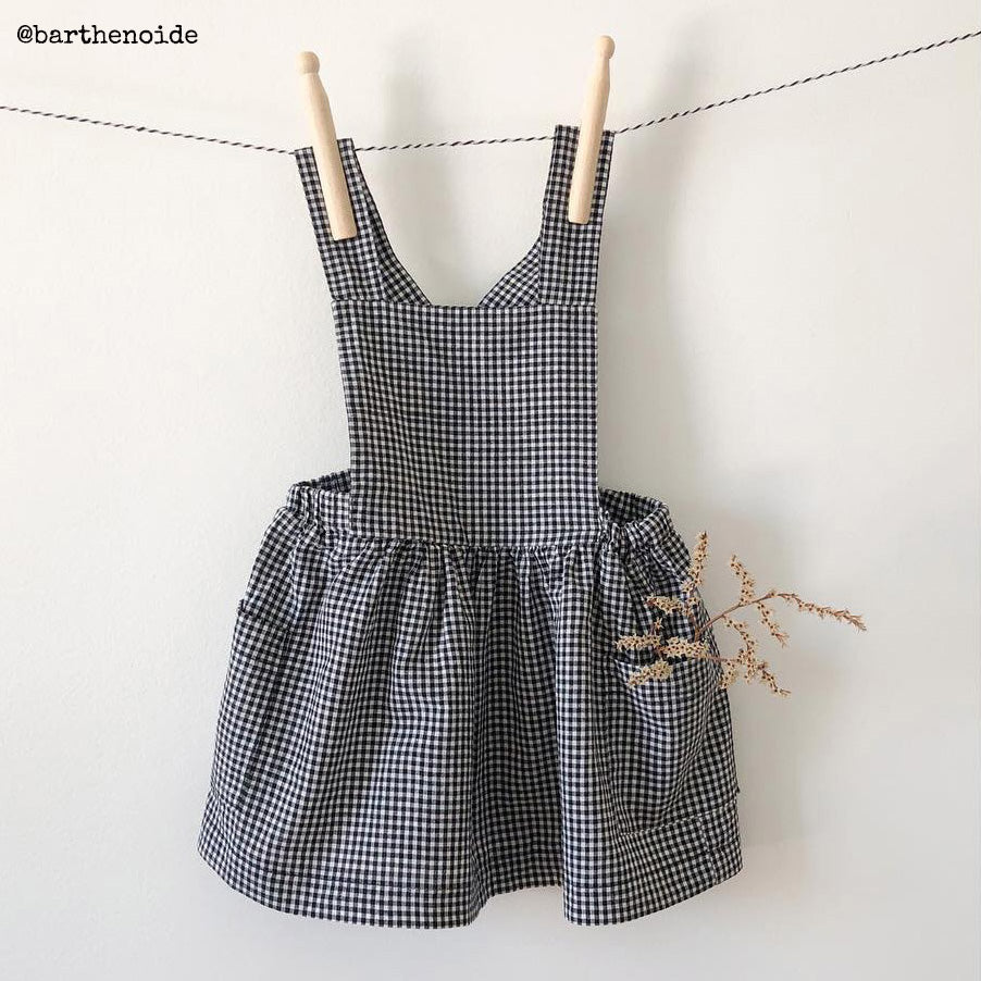 Patron de robe à bretelles pour petite fille