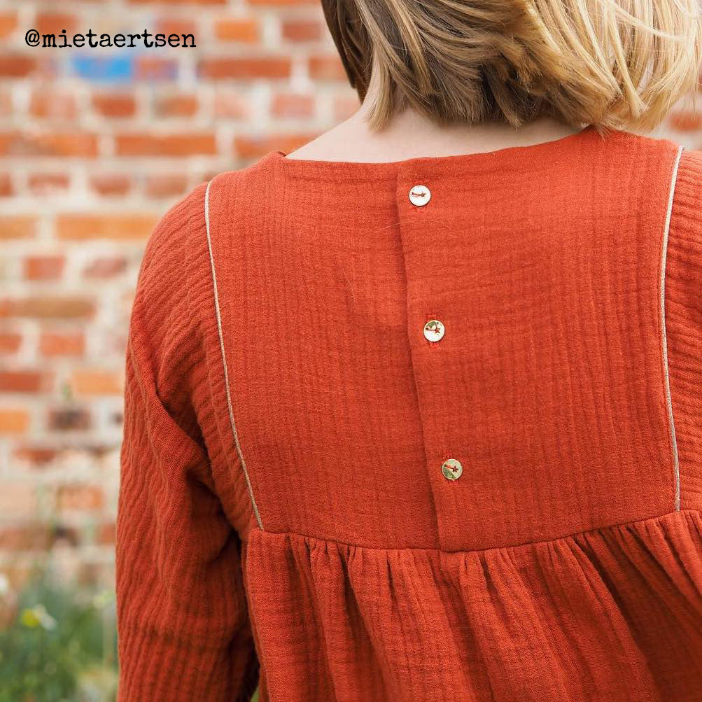 Couture de blouse pour femme