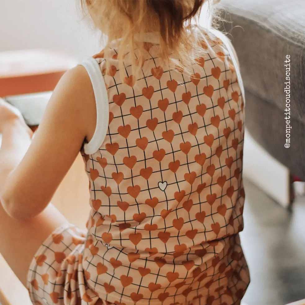 Couture de maillot de bain pour enfant