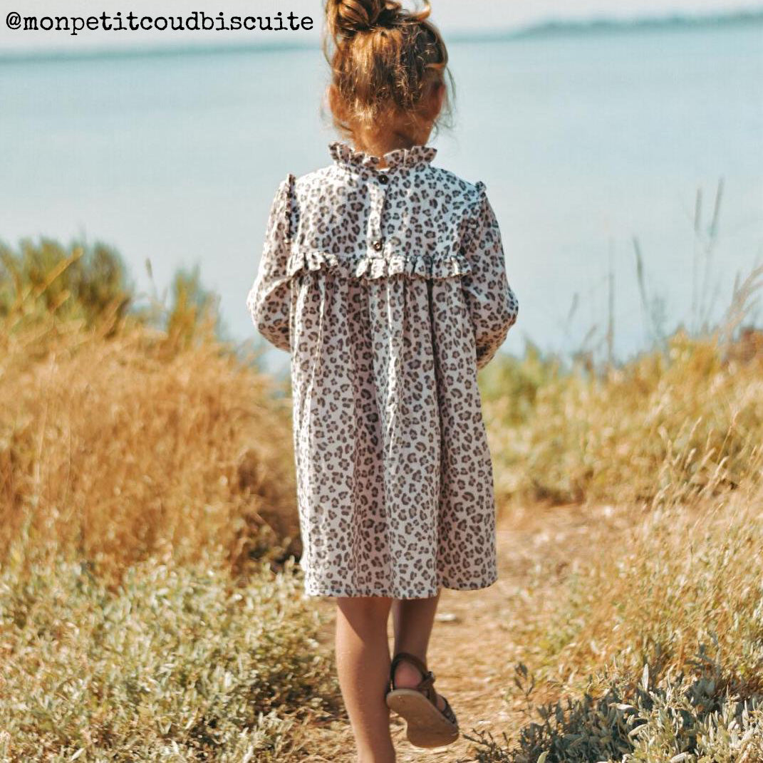 Couture robe à manches courtes