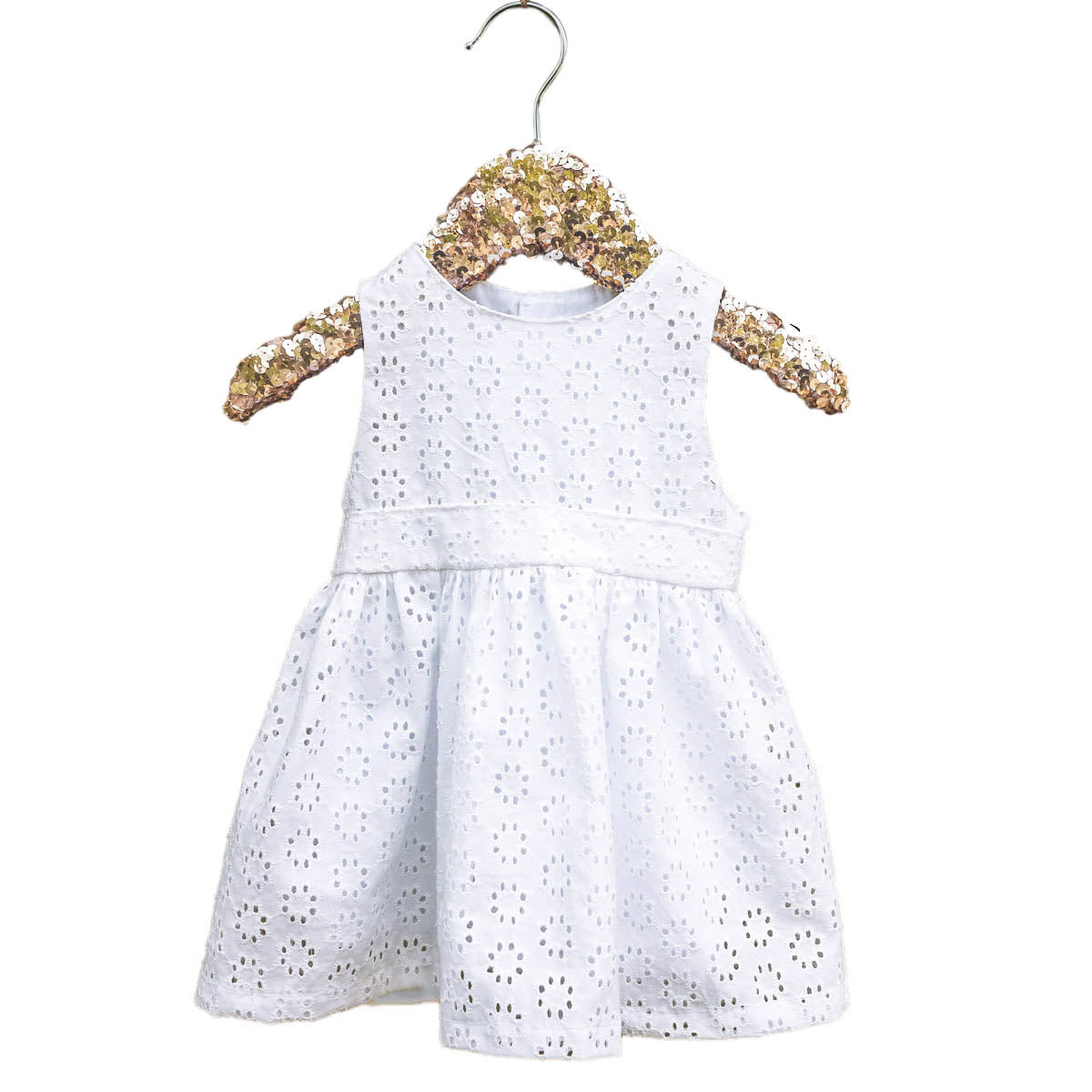 Couture de robe pour bébé