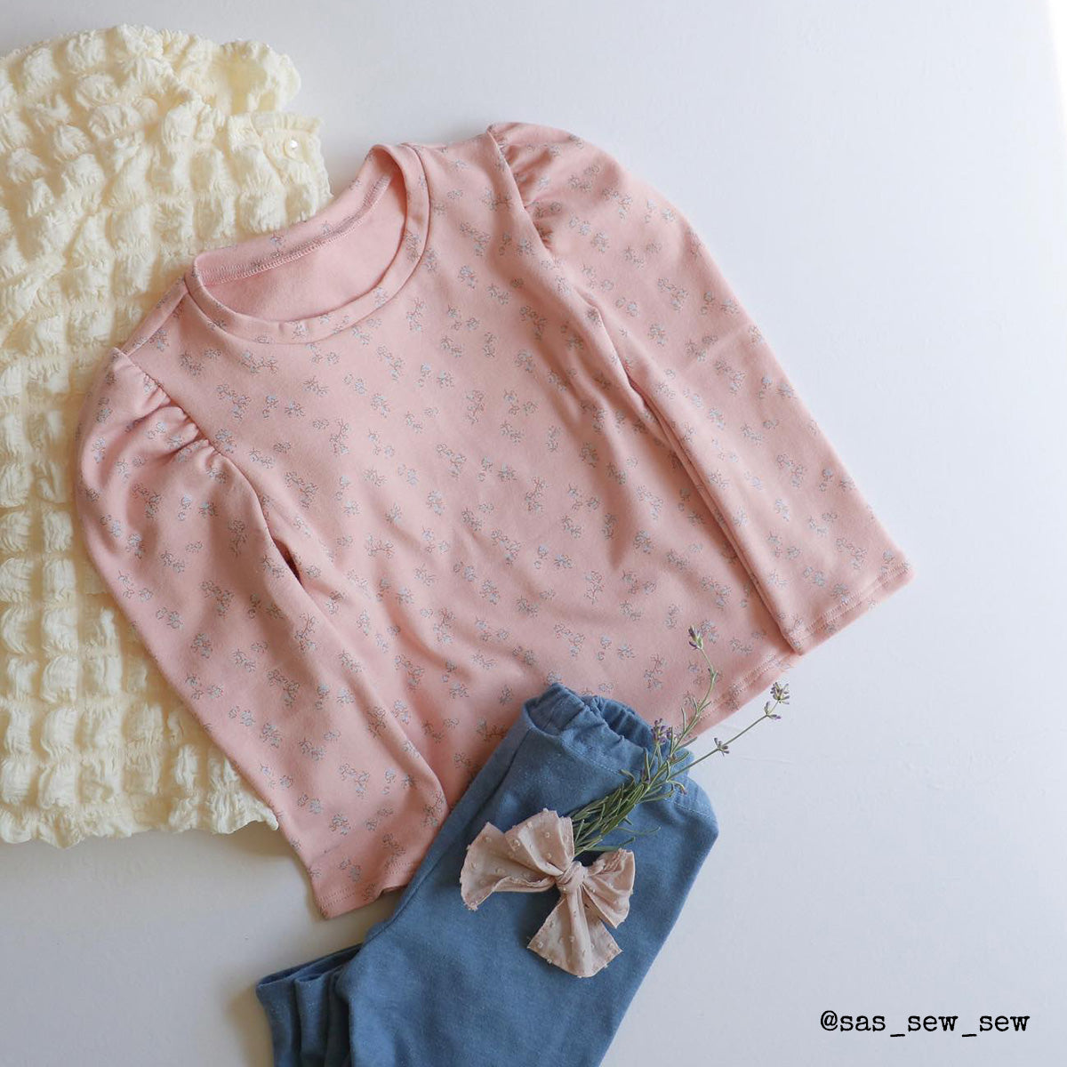 Couture de t-shirt manches longues