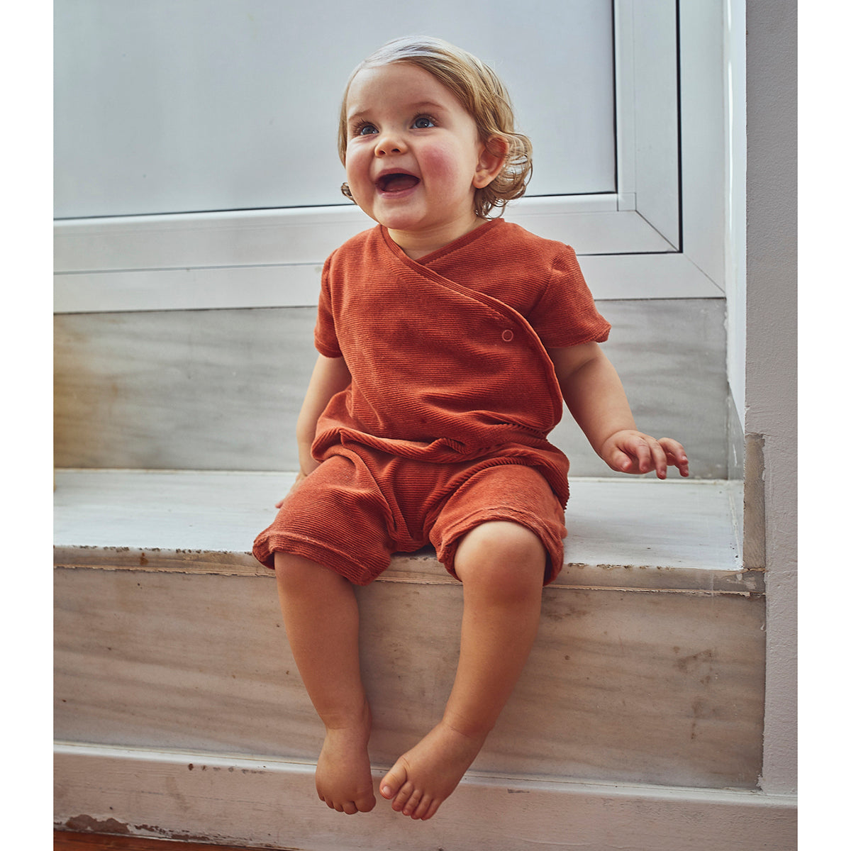 Livre de couture avec patron de combinaison pour bébé