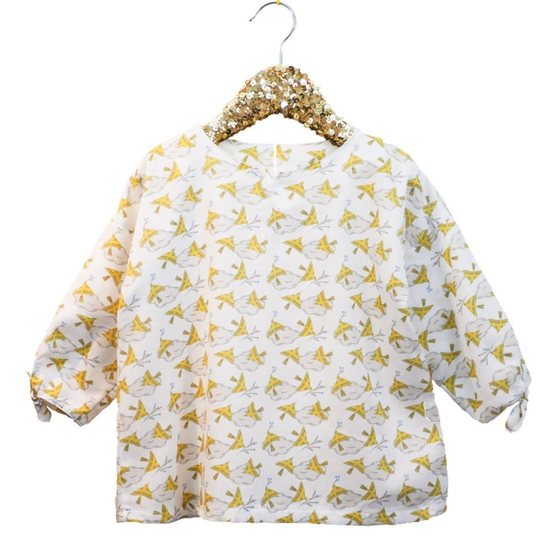 Couture de top à manches longues pour enfant