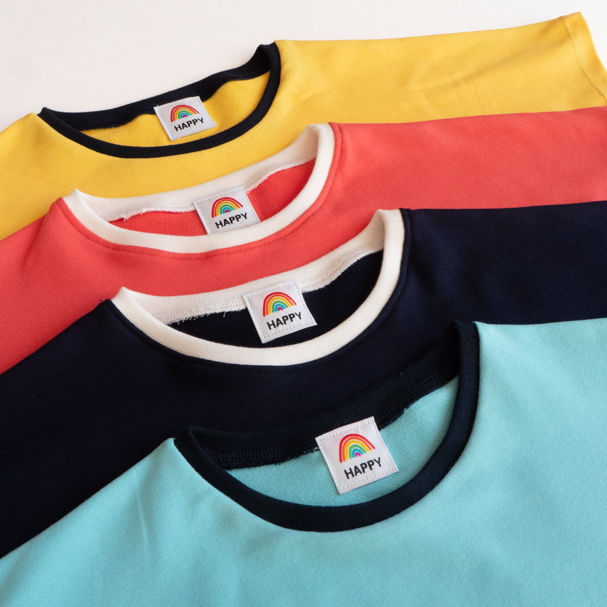 Étiquettes textiles à coudre sur vêtement