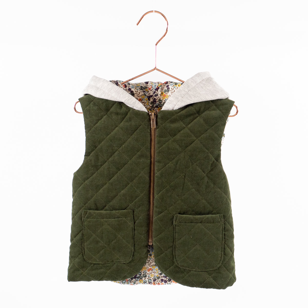 Couture de gilet à capuche