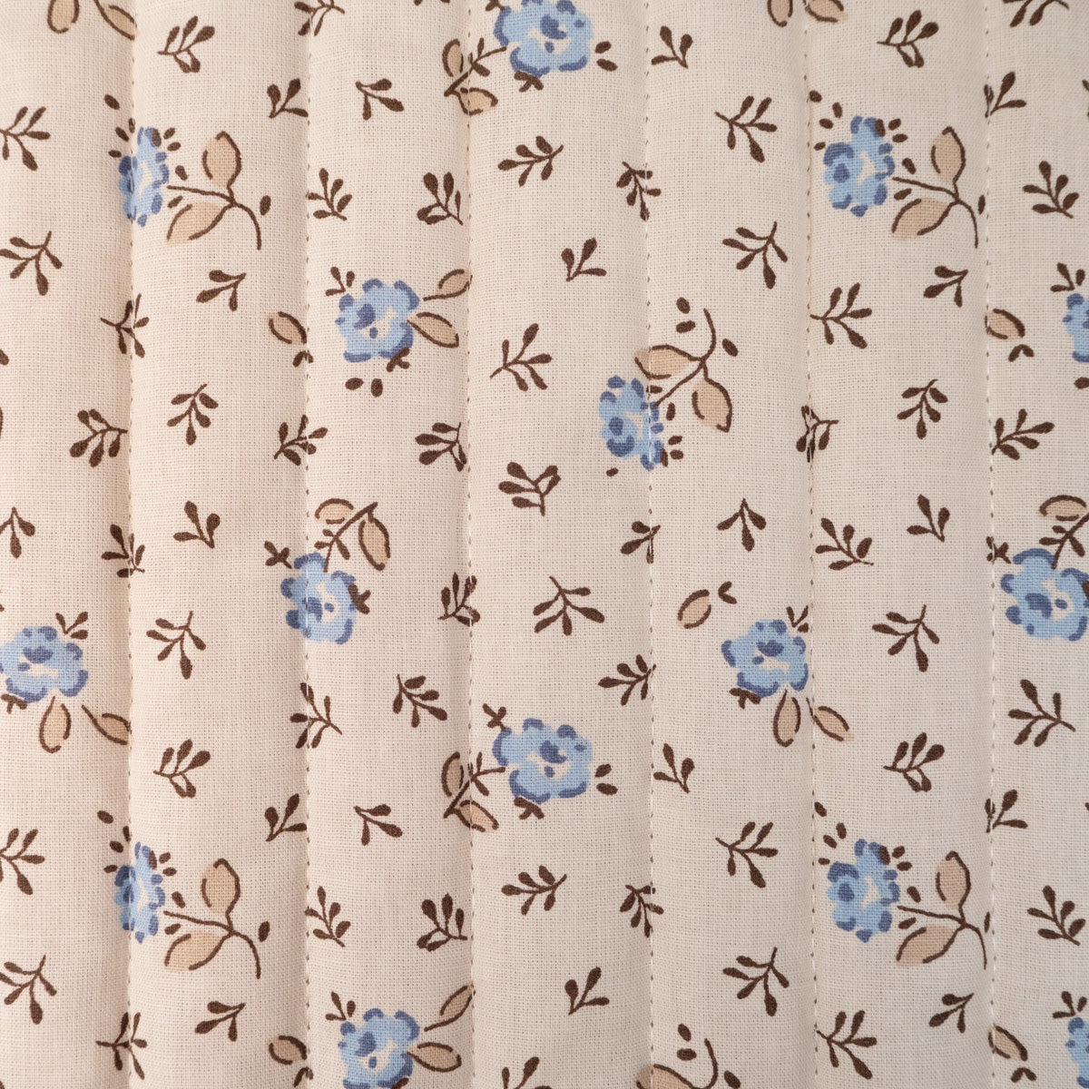 tissu matelassé floral