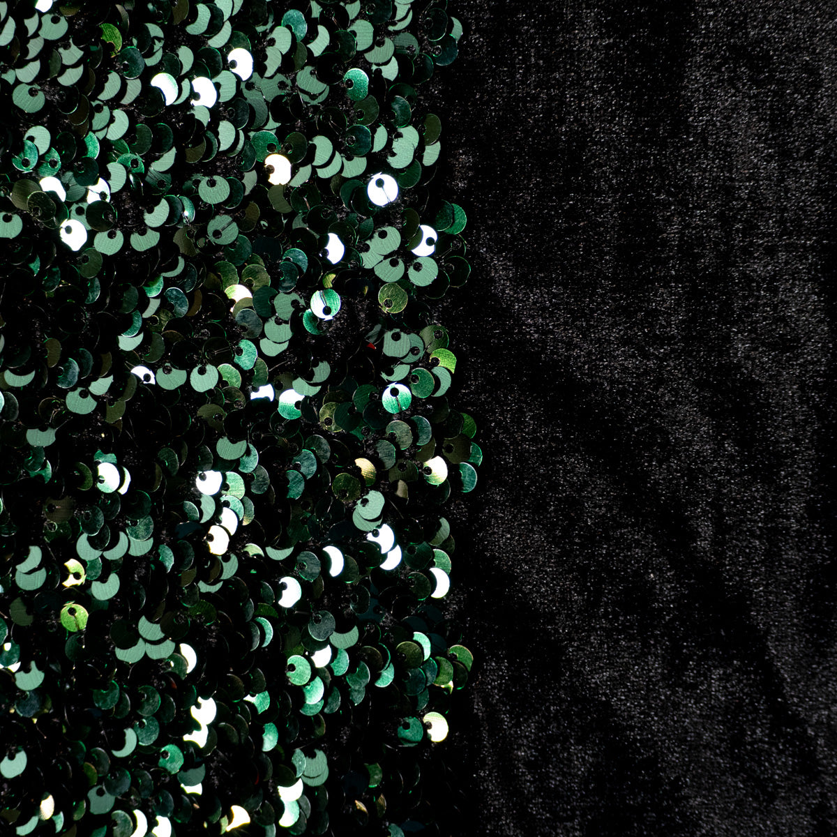 Tissu velours a sequins Vert emeraude ikatee