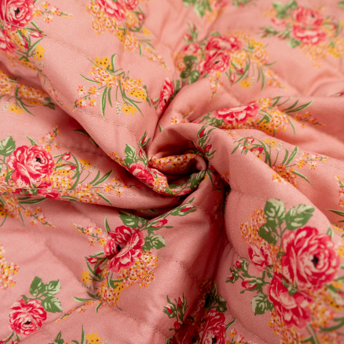 Matelassé floral rose