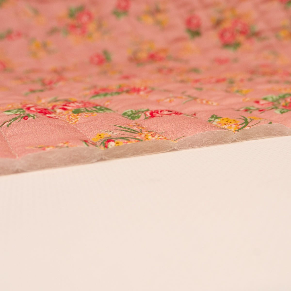 Matelassé floral rose