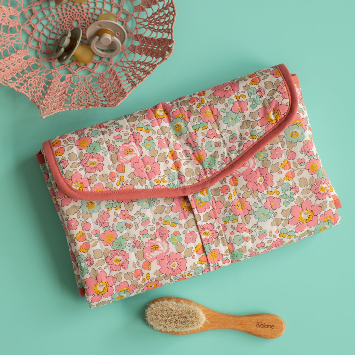Liberty Betsy floral fabric | ikatee