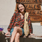 Blouse femme Okinawa en viscose fleurie Flora Viva, manches longues, vue de face