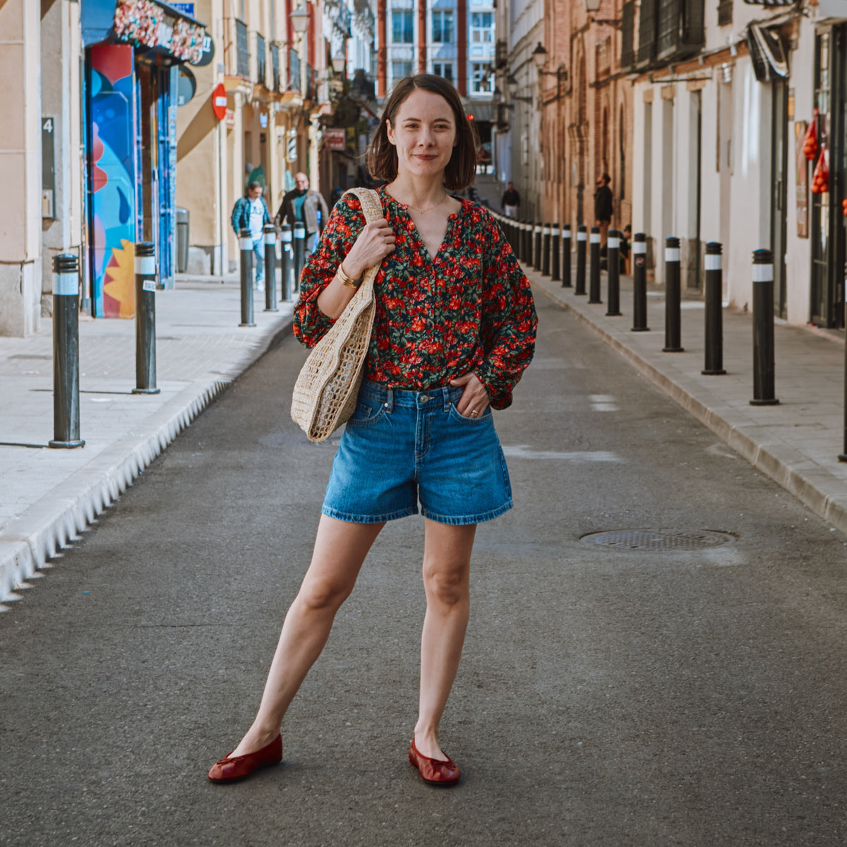 Blouse femme Okinawa en viscose fleurie Flora Viva, manches longues, vue de face