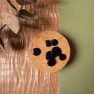 Fournitures incluses dans le kit couture blouse Okinawa : viscose fleurie Flora Viva, boutons et entoilage