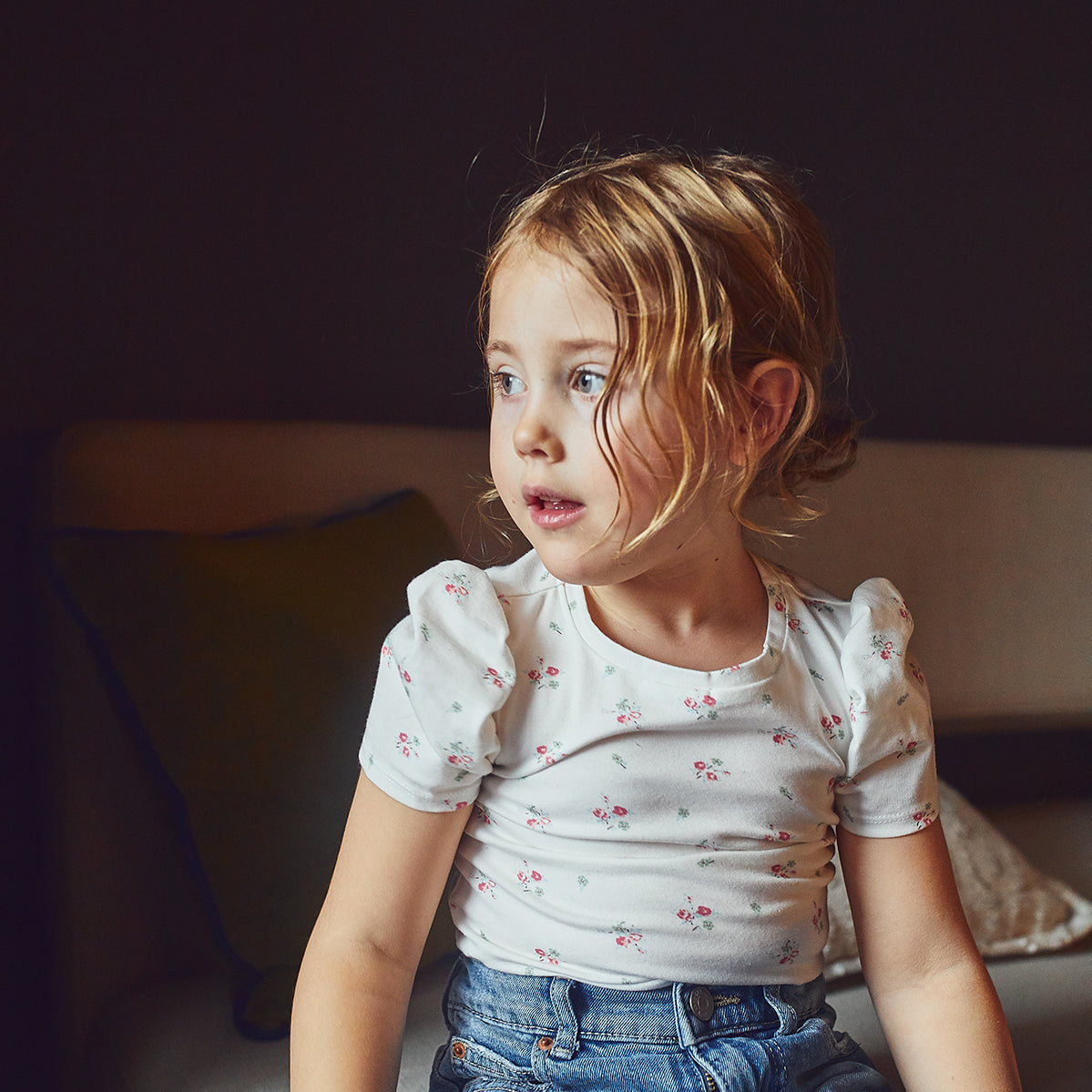 Couture de t-shirt pour mère et fille 