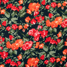 Gros plan sur la viscose fleurie Flora Viva montrant la texture et le motif