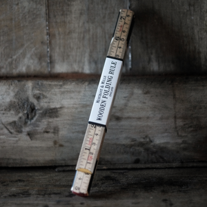 Règle en bois pliante ©Merchant & Mills