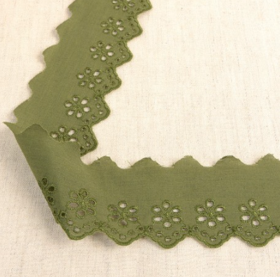 Galon de broderie anglaise 50mm - Vert olive