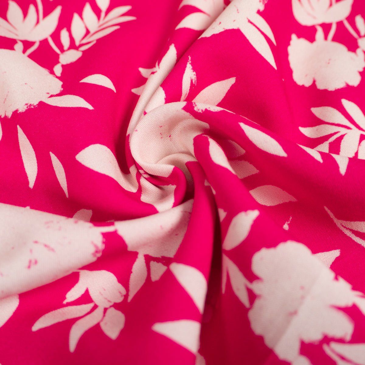 Viscose floral fuchsia 