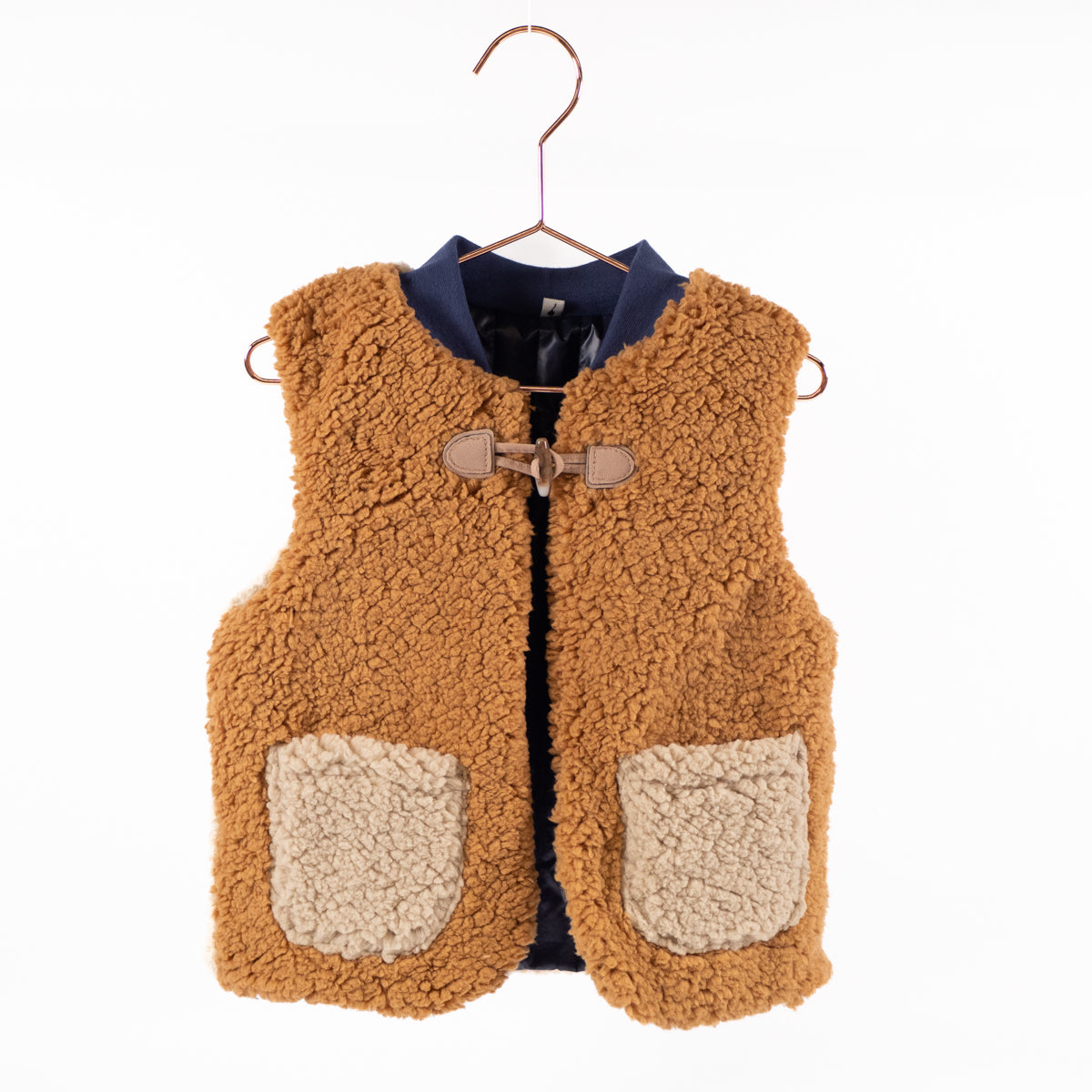 Couture de gilet à capuche pour bébé